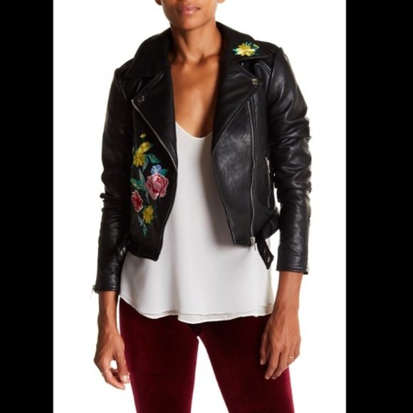Romeo & Juliet Couture Jackets & Blazers - ⬇️ NEW! ROMEO & JULIET COUTURE FLORAL MOTO JACKET!